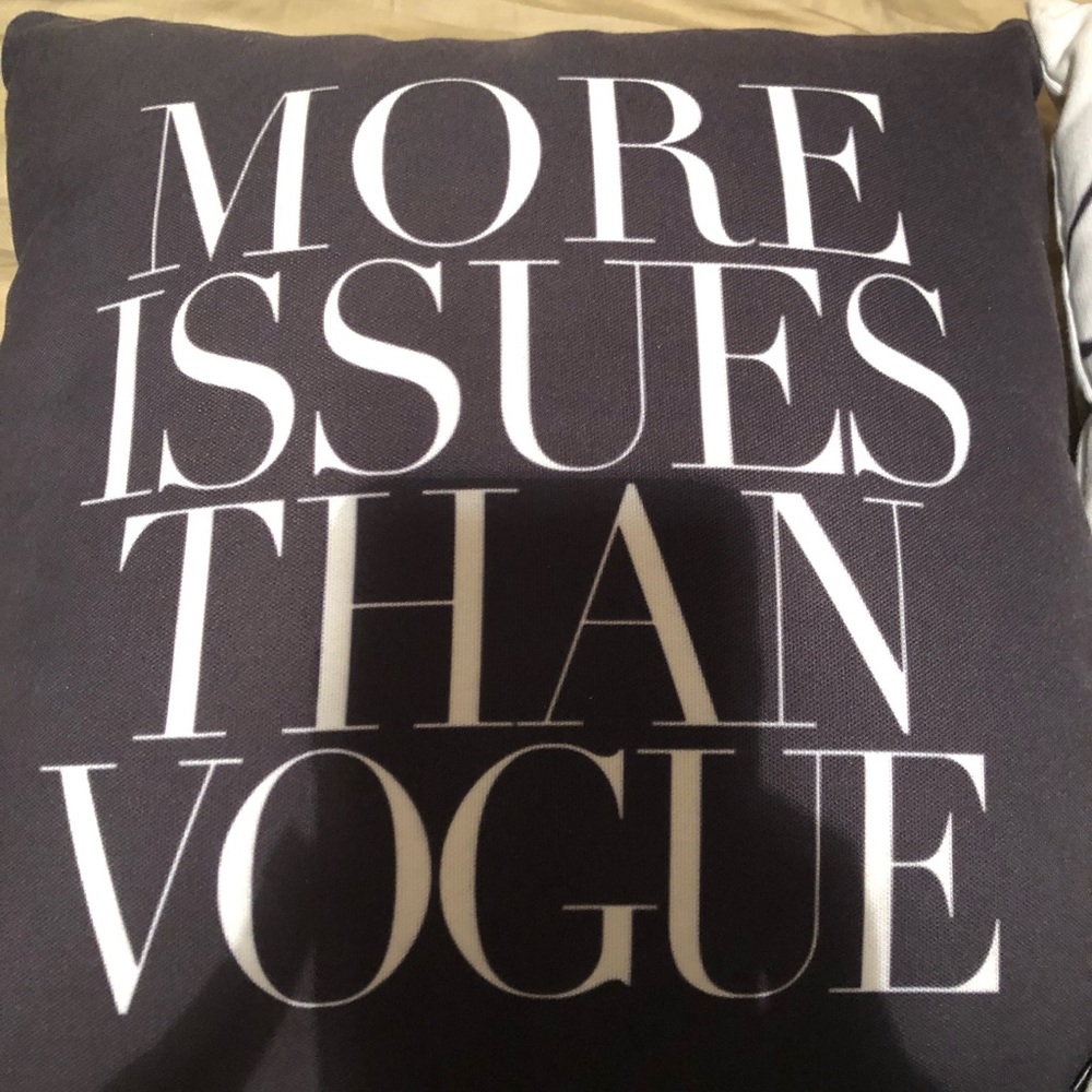 Fashionable throw pillows